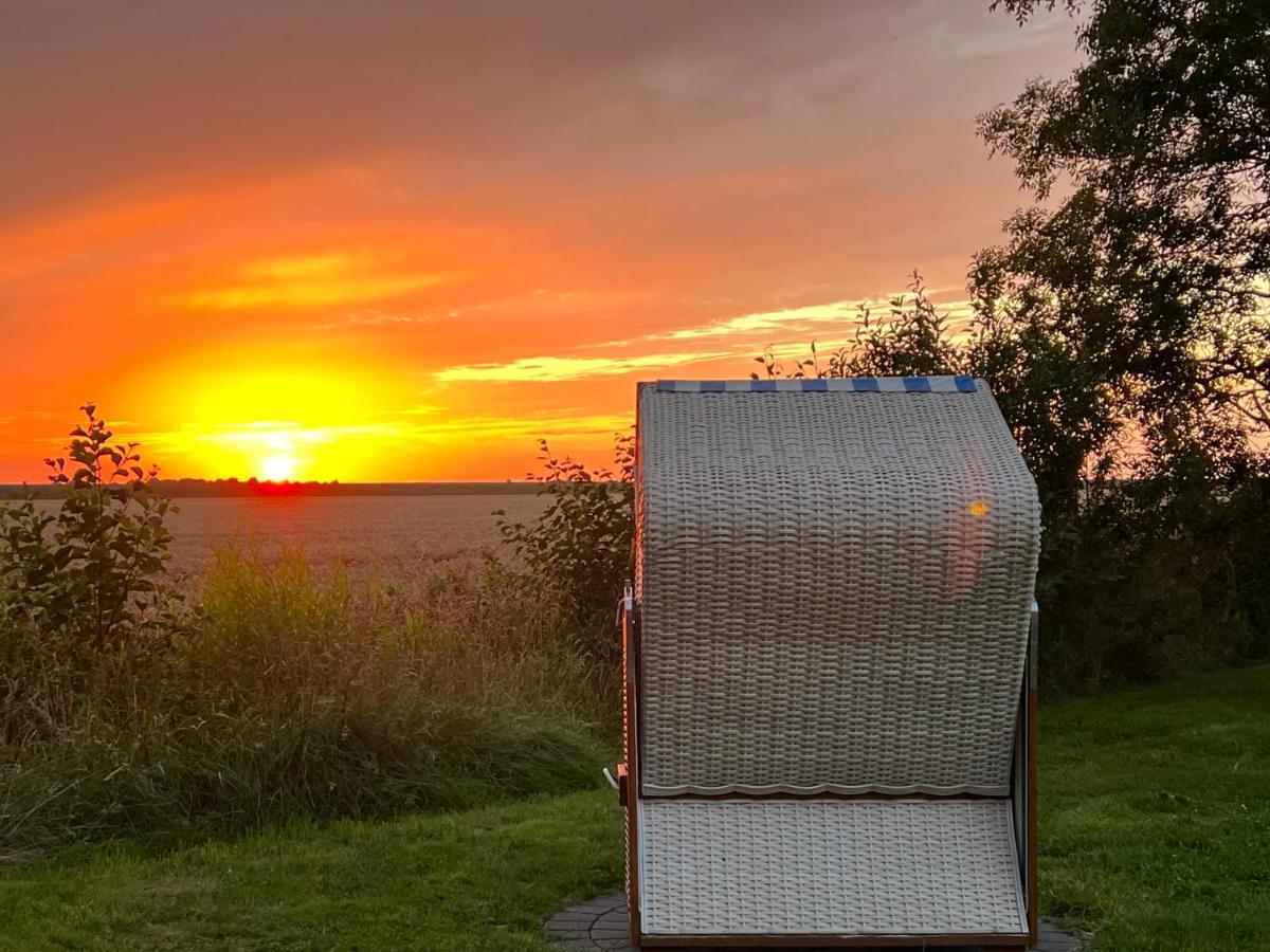 Liebevoll Hinterm Deich - Ferienwohnungen Lehe  Luaran gambar